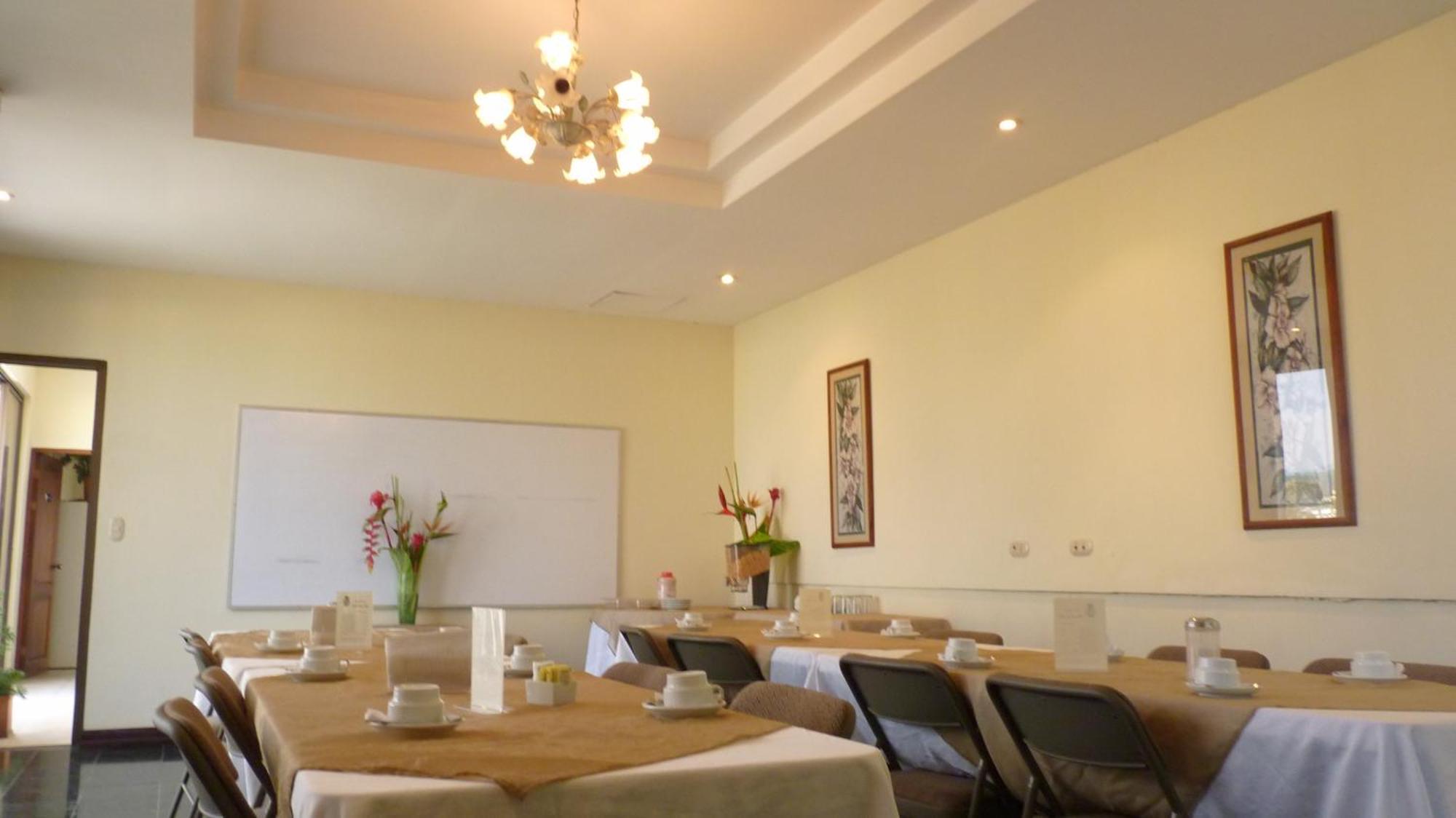 Hotel Plaza Real Suites & Apartments San Jose Bagian luar foto